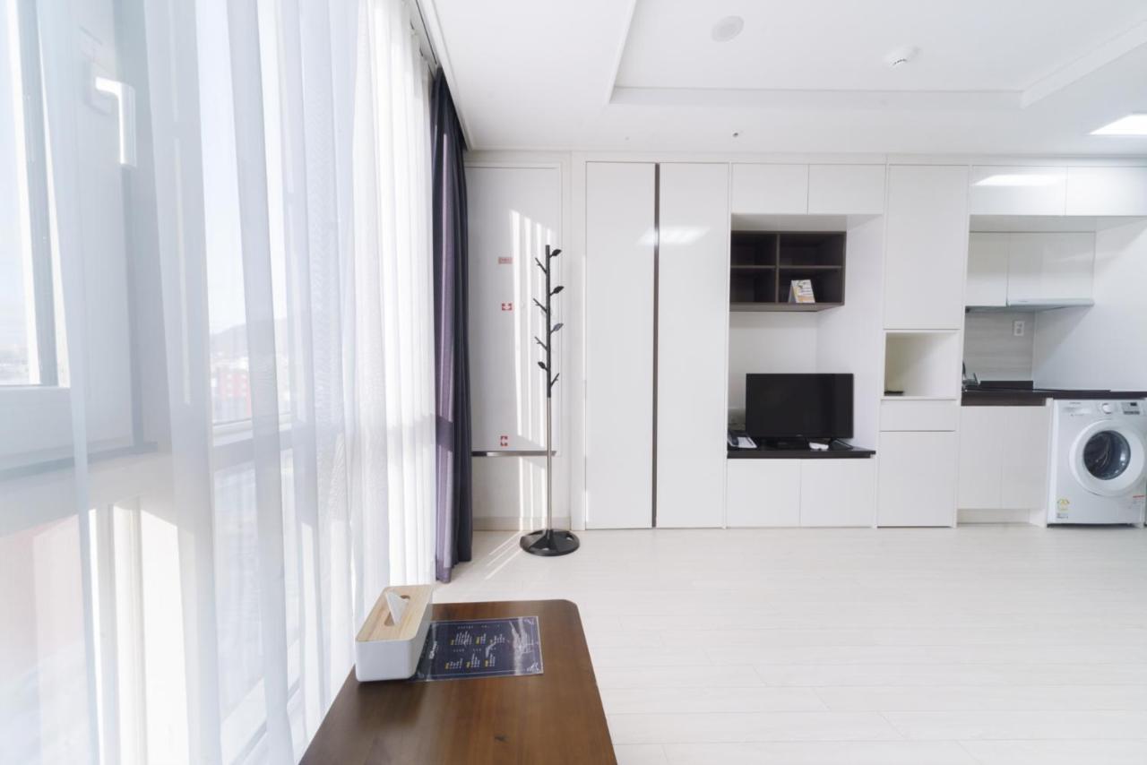 The Venezia Suite Hotel Chuncheon Exterior photo