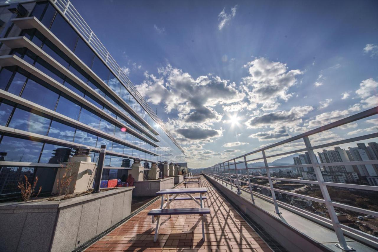 The Venezia Suite Hotel Chuncheon Exterior photo