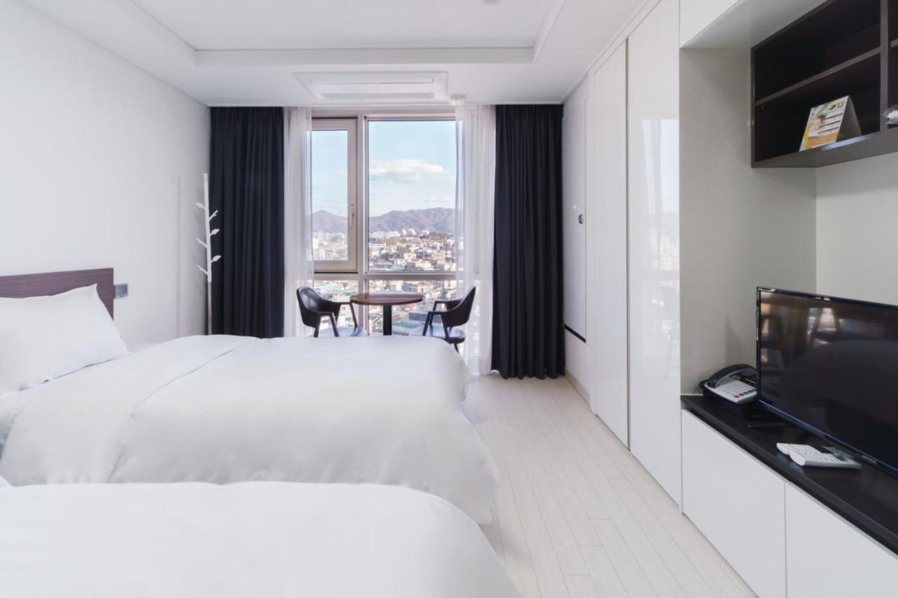 The Venezia Suite Hotel Chuncheon Exterior photo
