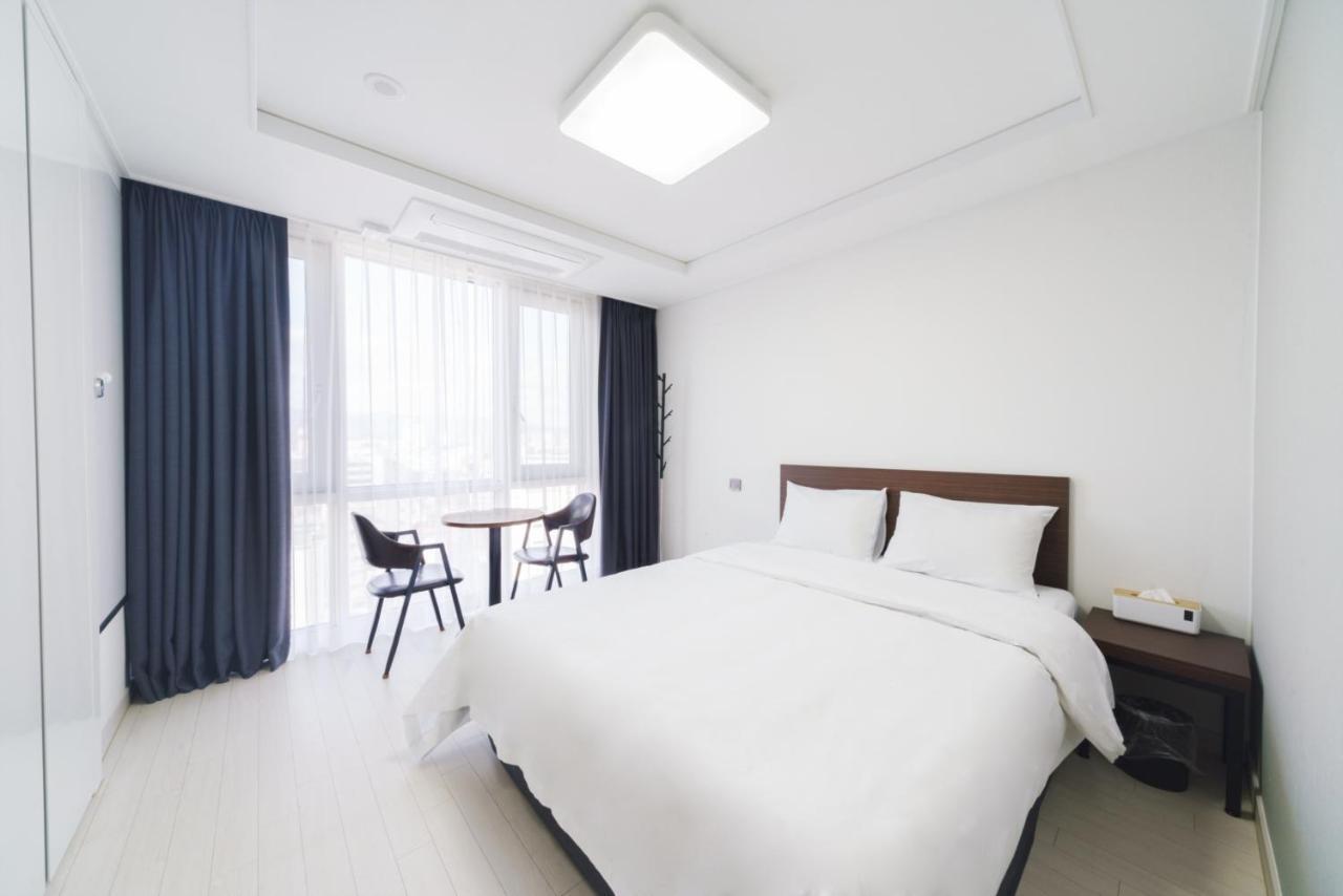 The Venezia Suite Hotel Chuncheon Exterior photo