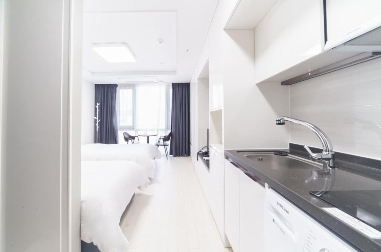 The Venezia Suite Hotel Chuncheon Exterior photo